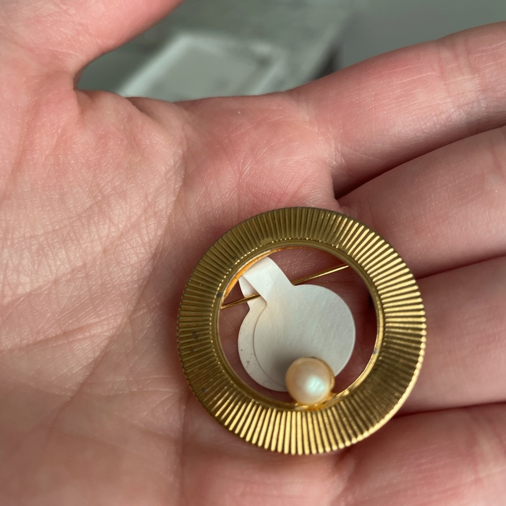 Vintage Minimalist Pearl Brooch